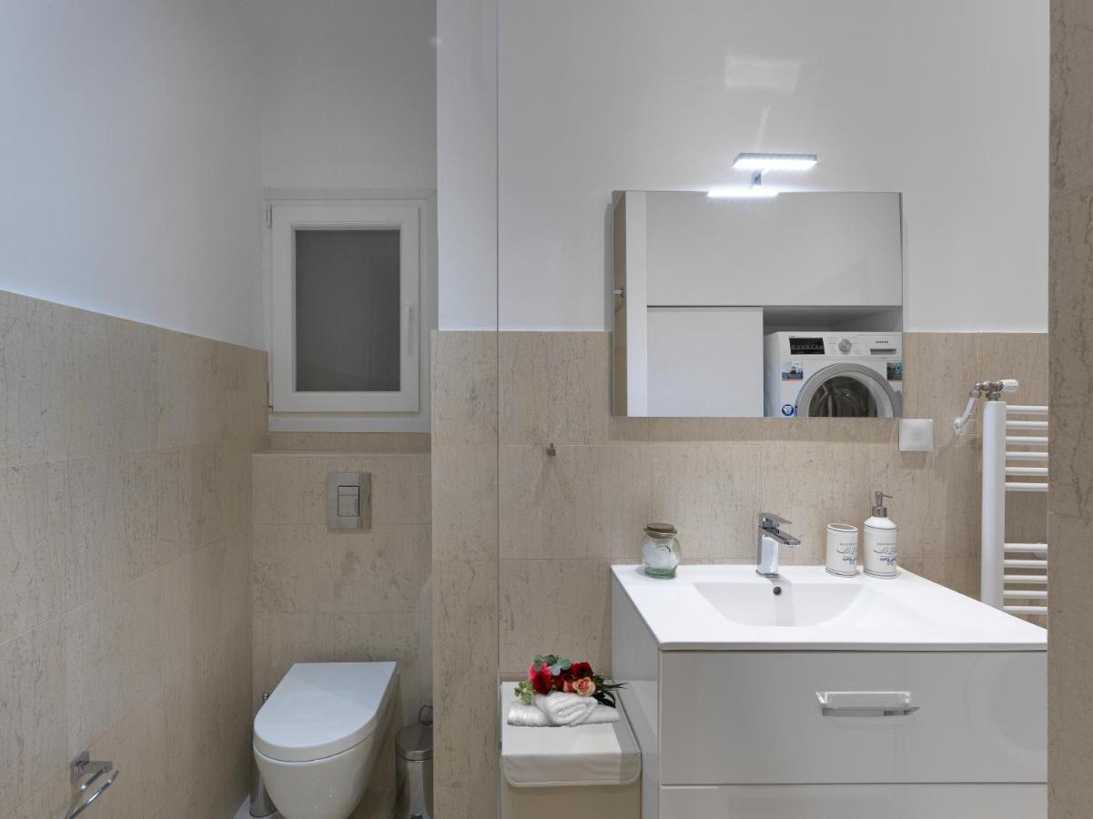 Newly Renovated Apartment In The Heart Of Афины Экстерьер фото